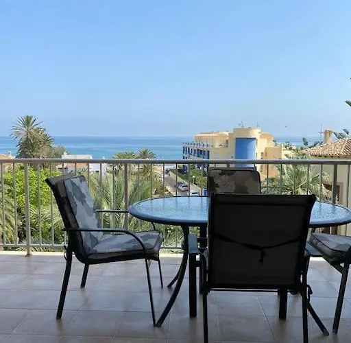 Penthouse 80qm, Zusaetzlich 80 Qm Private Terrasse, 60 M Zum *