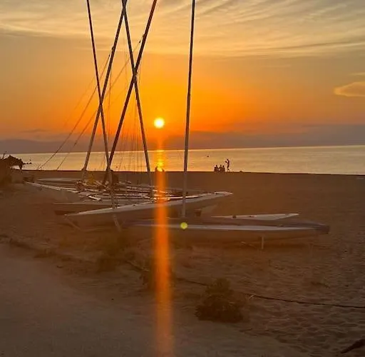 Penthouse 80qm, Zusaetzlich 80 Qm Private Terrasse, 60 M Zum דירה